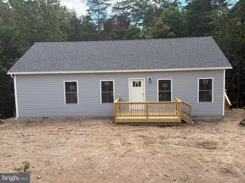 193 Young Ln, Berkeley Springs, WV 25411