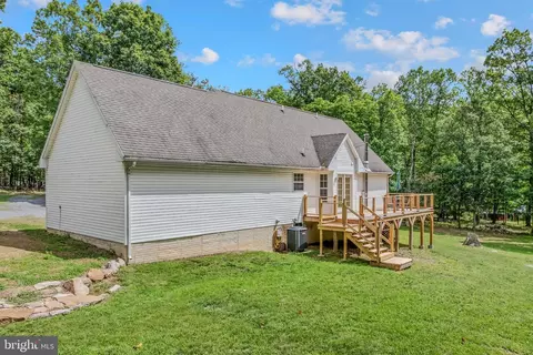 Exterior - 37 Paynes Ln, Berkeley Springs, WV 25411 photo 9 of 16