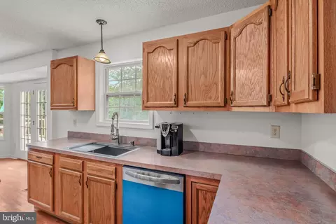 Kitchen - 37 Paynes Ln, Berkeley Springs, WV 25411 photo 3 of 5