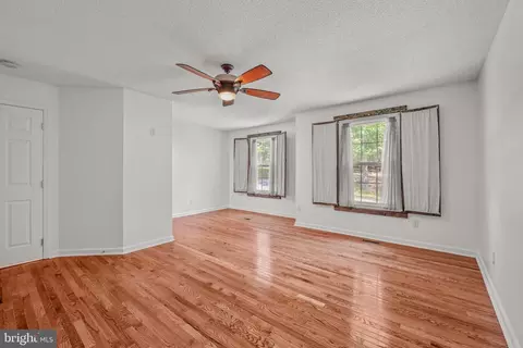 Living - 37 Paynes Ln, Berkeley Springs, WV 25411 photo 3 of 3