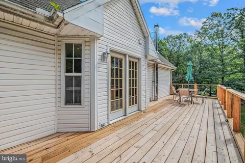 Exterior - 37 Paynes Ln, Berkeley Springs, WV 25411 photo 6 of 16
