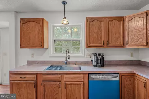 Kitchen - 37 Paynes Ln, Berkeley Springs, WV 25411 photo 4 of 5