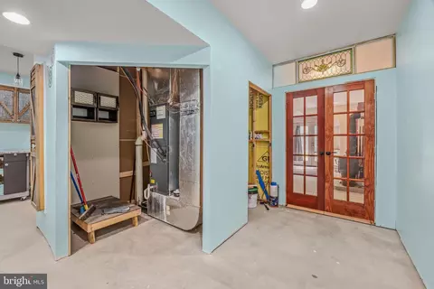 Entry Way - 37 Paynes Ln, Berkeley Springs, WV 25411 photo 3 of 3