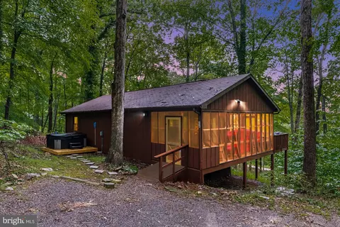 356 Razor Back Rd, Great Cacapon, WV 25422