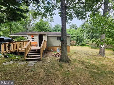 67 Redbud Ln, Hedgesville, WV 25427