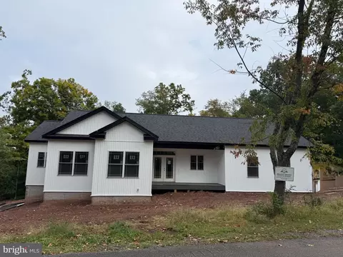 259 Grove Heights Rd, Berkeley Springs, WV 25411