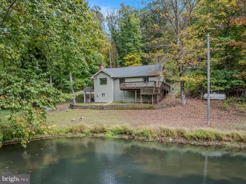 7183 Cacapon Rd, Great Cacapon, WV 25422