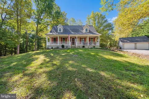84 Cottonwood Ln, Hedgesville, WV 25427