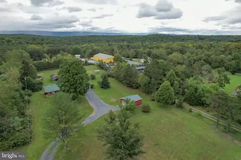 4615 Valley Rd, Berkeley Springs, WV 25411