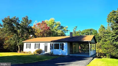 254 Sunset Dr, Berkeley Springs, WV 25411