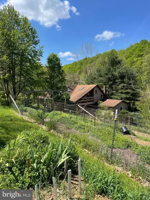428 Moody Run Rd, Fairmont, WV 26554