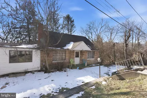 210 Roberts St, Fairmont, WV 26554