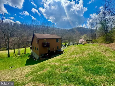 672 Buffalo Brink Rd, Mannington, WV 26582