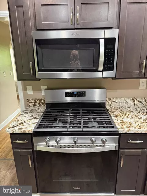 Kitchen - 32 Fairfax Dr, Wheeling, WV 26003 photo 2 of 4