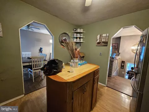 Entry Way - 105 Pine Ave, Wheeling, WV 26003 photo 1 of 4