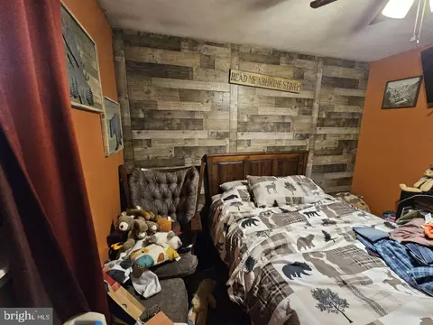 Bedroom - 105 Pine Ave, Wheeling, WV 26003 photo 3 of 7