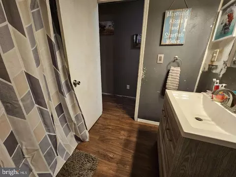Bath - 105 Pine Ave, Wheeling, WV 26003 photo 2 of 2