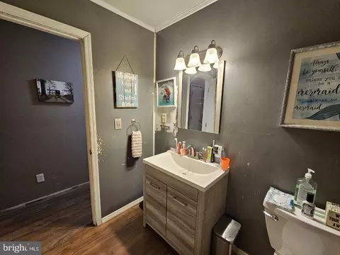 Bath - 105 Pine Ave, Wheeling, WV 26003 photo 1 of 2