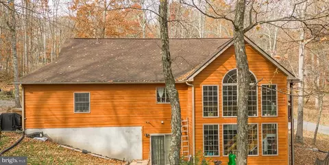 452 Pine Dr, Terra Alta, WV 26764