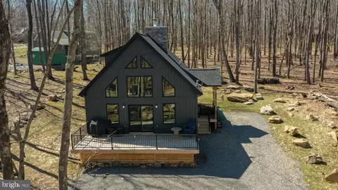 821 Woodbine Dr, Terra Alta, WV 26764
