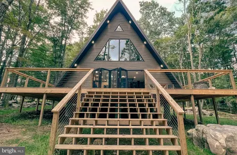 49 Teaberry Ln, Terra Alta, WV 26764
