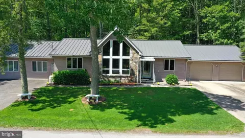 671 E Alpine Dr, Terra Alta, WV 26764
