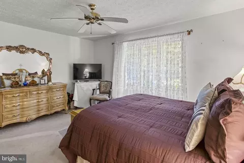 Bedroom - 671 E Alpine Dr, Terra Alta, WV 26764 photo 3 of 11