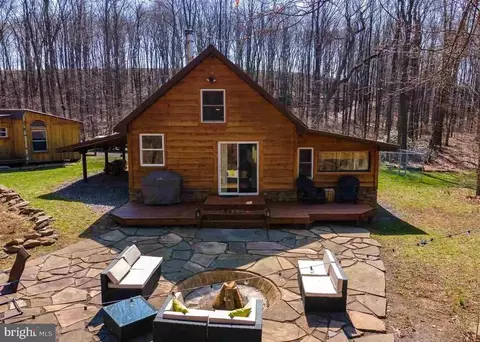 947 Savage Rd, Bruceton Mills, WV 26525