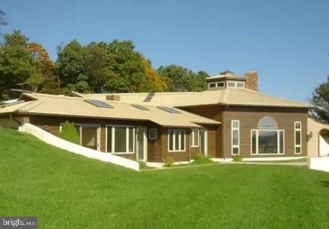 430 Aurora Ln, Sugar Grove, WV 26815