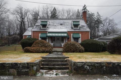 231 High St, Franklin, WV 26807