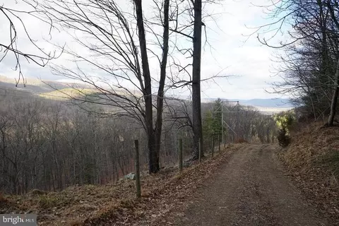 787 Peters Mountain Ln, Franklin, WV 26807