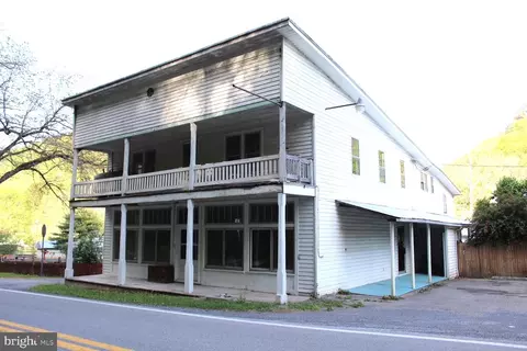 16110 Mountaineer Dr, Riverton, WV 26814