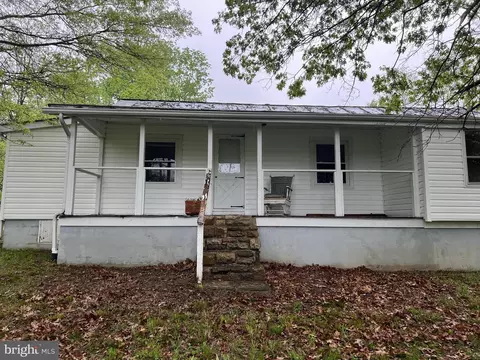 591 Dickenson Mountain Rd, Franklin, WV 26807