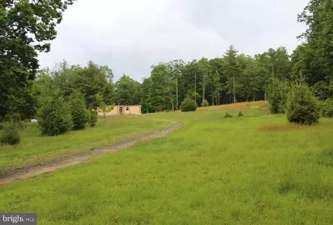 7125 Black Thorn Rd, Sugar Grove, WV 26815