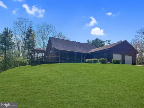 160 Valley View Ln, Brandywine, WV 26802