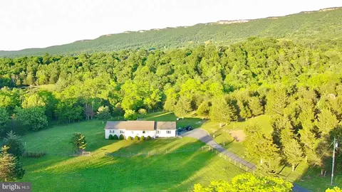 1367 Horse Ridge Rd, Riverton, WV 26814