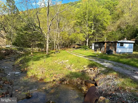 48 Day Owens Dr, Franklin, WV 26807