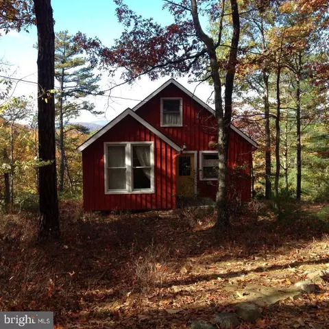 303 Nuthatch Trl, Franklin, WV 26807