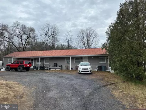 30 Hoten Ln, Brandywine, WV 26802
