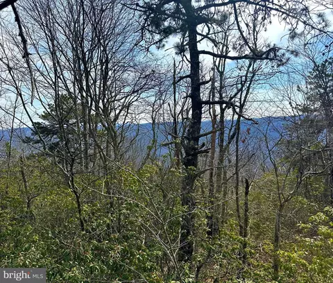 11 Acs Summit Dr, Franklin, WV 26807