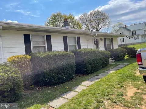 11546 Petersburg Pike, Upper Tract, WV 26866