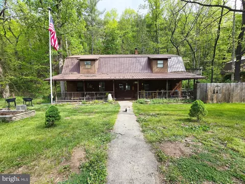 15 Weaver Ln, Brandywine, WV 26802