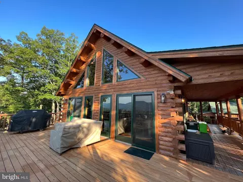 158 Hideaway Ln, Upper Tract, WV 26866