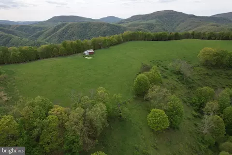 4213 Straders Run Rd, Seneca Rocks, WV 26884