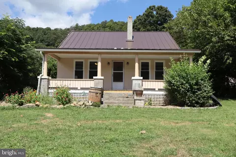3383 Petersburg Pike, Franklin, WV 26807
