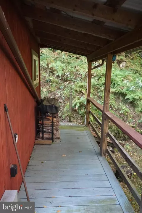 Exterior - 1453 Dry Run Rd, Franklin, WV 26807 photo 5 of 10