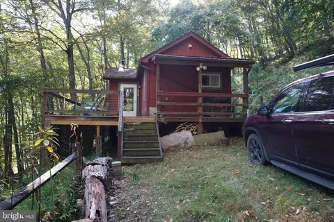 1453 Dry Run Rd, Franklin, WV 26807