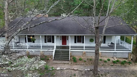 232 Oakmont Estates Dr, Franklin, WV 26807