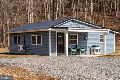 29 Shenandoah Mountain Rd, Sugar Grove, WV 26815