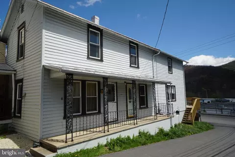 18 Spruce St, Franklin, WV 26807